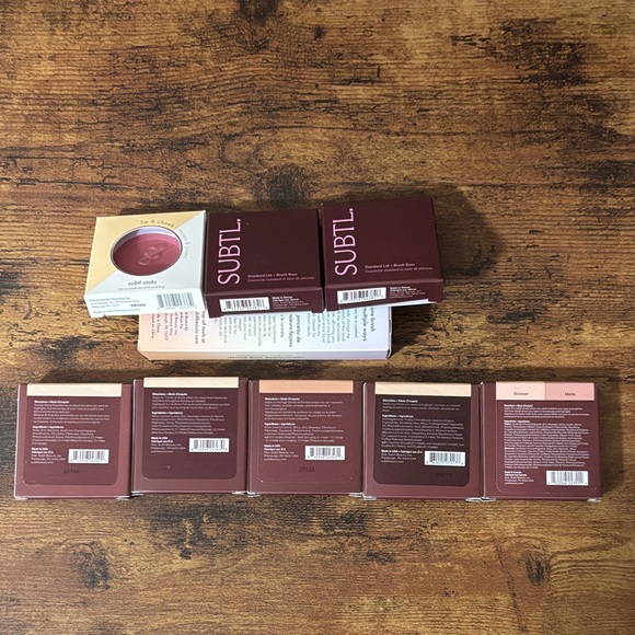 SUBTL Stackable Makeup Kit - Picture 3 of 3